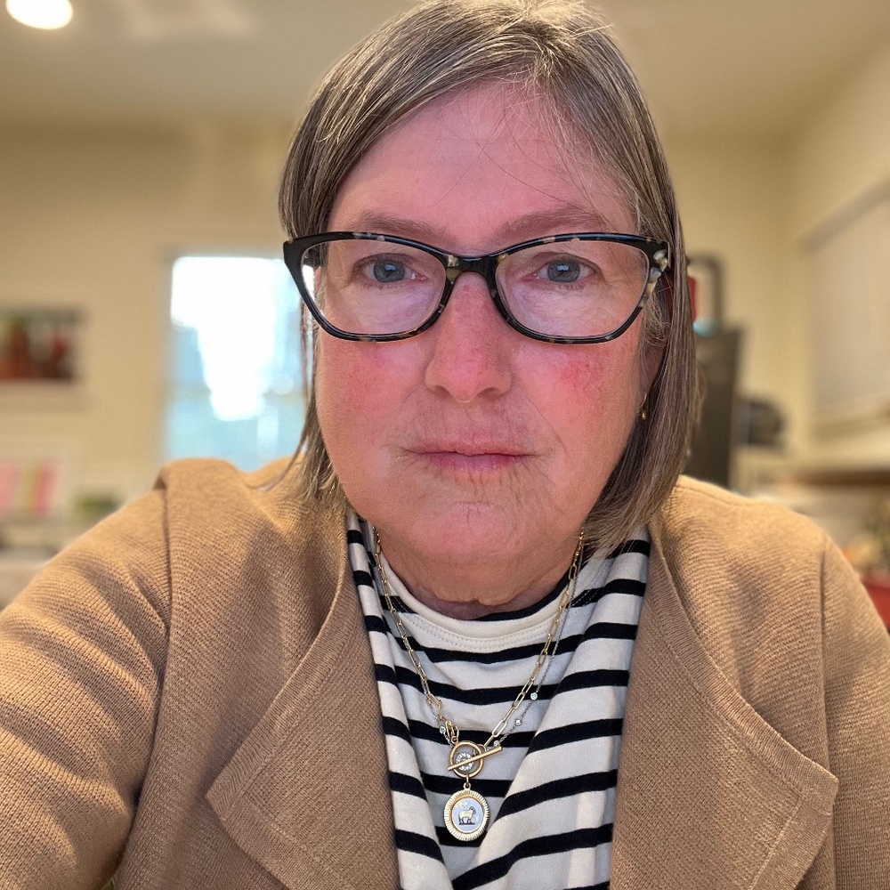 Meet your Posher, Elisa